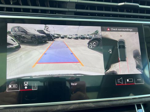 Certified 2025 Audi Q7 3.0T Premium w/ Convenience Package image 31