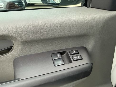 Used 2018 Nissan NV 1500 SV RWD image 25