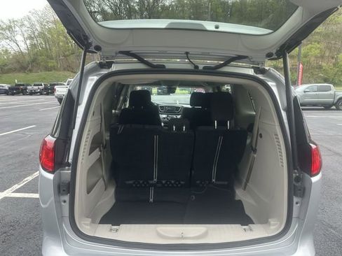 Used 2023 Chrysler Voyager LX FWD image 22