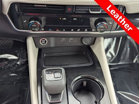 Used 2023 Nissan Rogue SL w/ SL Premium Package image 28