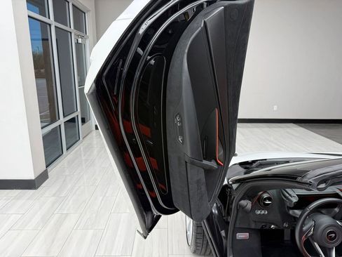 Used 2024 McLaren 750S Spider RWD image 44