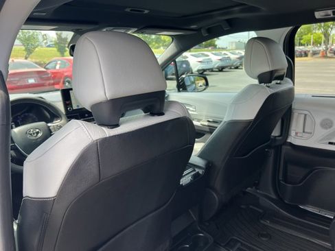Certified 2026 Toyota Sienna XSE image 17