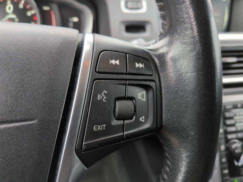 Used 2017 Volvo V60 T5 Premier w/ Convenience Package image 24