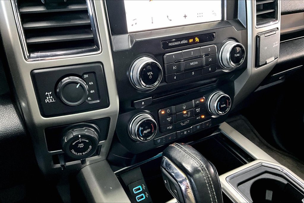 Used 2017 Ford F150 Lariat w/ Equipment Group 502A Luxury AWD/4WD image 14