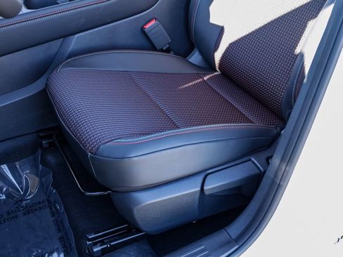 New 2026 Nissan Kicks SR image 17