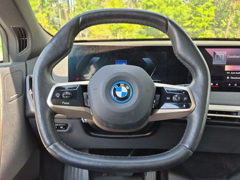 Used 2024 BMW iX xDrive50 w/ Premium Package AWD/4WD image 17
