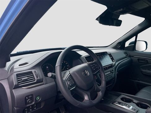 Used 2025 Honda Ridgeline TrailSport+ image 11