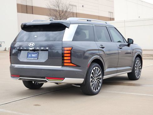 New 2026 Hyundai Palisade Calligraphy FWD image 4