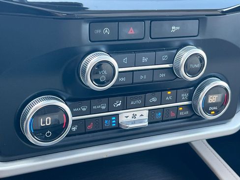 Used 2024 Ford Expedition Max Limited image 23