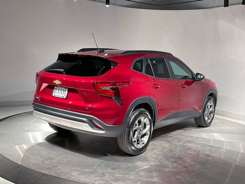 Certified 2024 Chevrolet Trax LT image 11