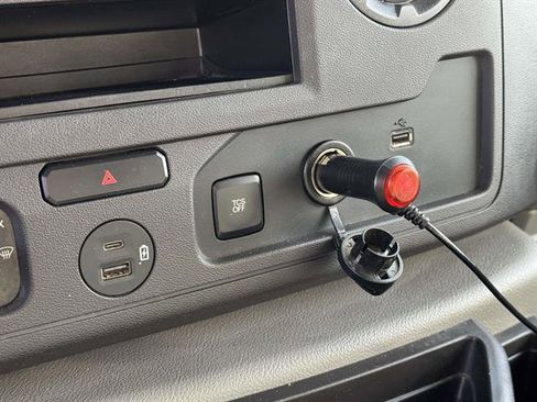 Used 2022 Ford E-450 and Econoline 450 Super Duty w/ Power Windows & Locks Group image 18