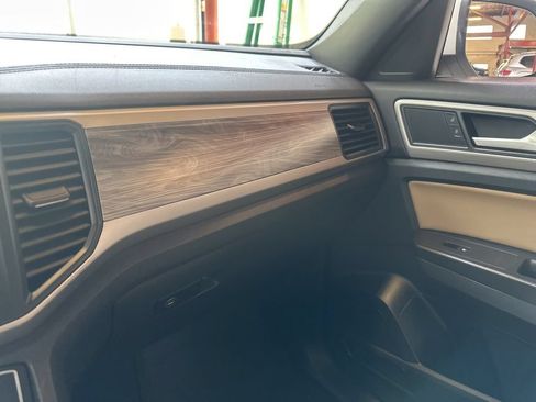 Used 2020 Volkswagen Atlas Cross Sport SE w/ Panoramic Sunroof Package AWD/4WD image 22