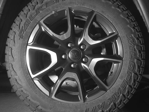 Used 2025 Jeep Compass Trailhawk AWD/4WD image 15