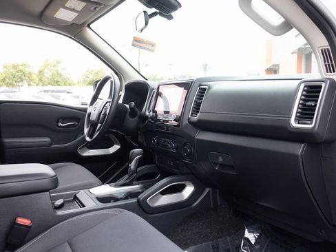 Used 2022 Nissan Frontier SV image 20