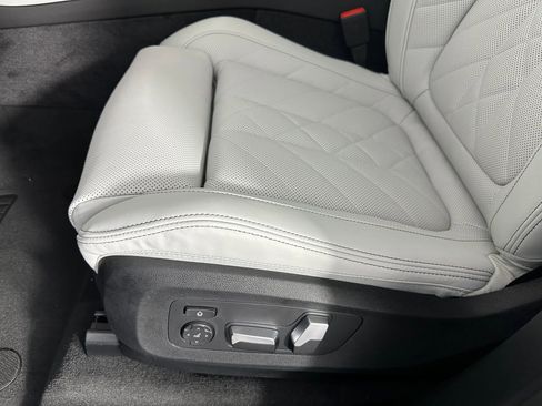Used 2026 BMW X5 sDrive40i RWD image 11