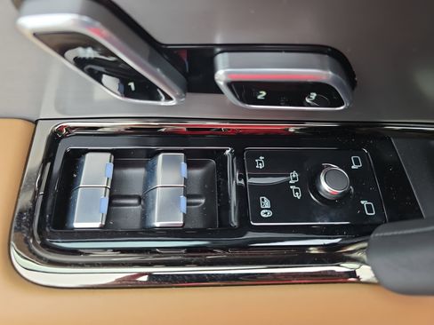 New 2026 Land Rover Range Rover Sport SE AWD/4WD image 28