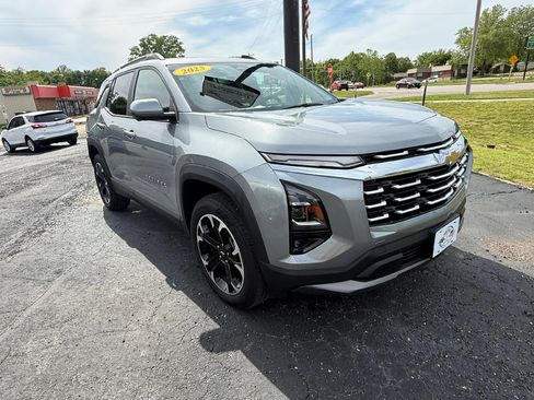 Used 2025 Chevrolet Equinox LT w/ Convenience Package II AWD/4WD image 1