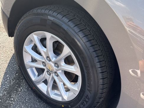 Used 2019 Chevrolet Equinox LT w/ Sun & Navigation Package image 26