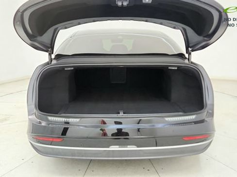 Used 2025 Lucid Air Pure RWD image 29