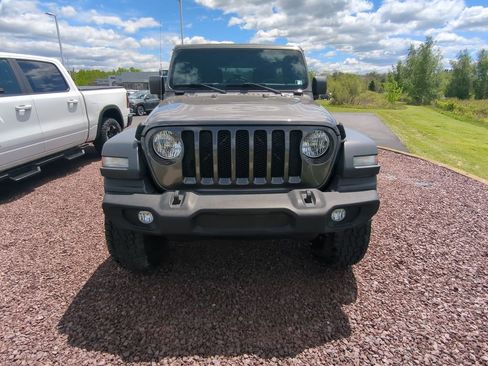 Used 2019 Jeep Wrangler Unlimited Sport S AWD/4WD image 3