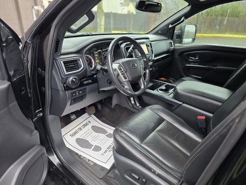 Used 2018 Nissan Titan SL w/ Midnight Edition image 92