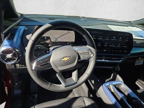 New 2026 Chevrolet Equinox EV LT image 12