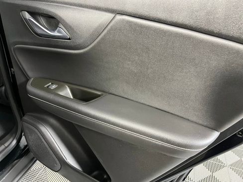 Used 2025 Chevrolet Blazer LT image 30