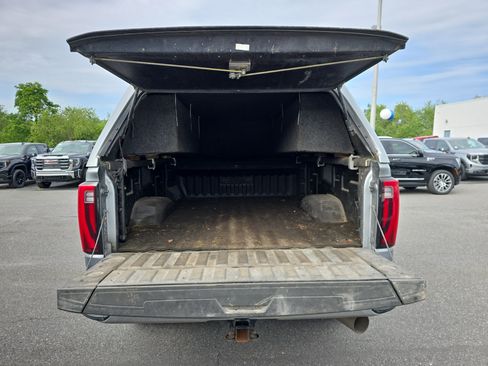 Used 2024 GMC Sierra 3500 SLT w/ SLT Premium Package AWD/4WD image 6