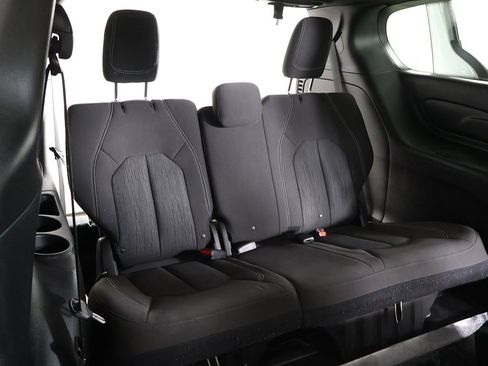 Used 2018 Chrysler Pacifica Touring Plus w/ S Appearance Package image 37