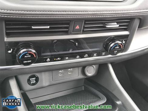 Used 2025 Nissan Rogue SV w/ SV Premium Package image 25