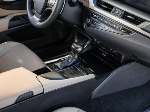 Used 2020 Lexus ES 300h 300h image 22