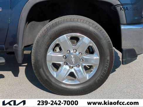 Used 2020 Chevrolet Silverado 2500 LTZ w/ LTZ Premium Package image 10