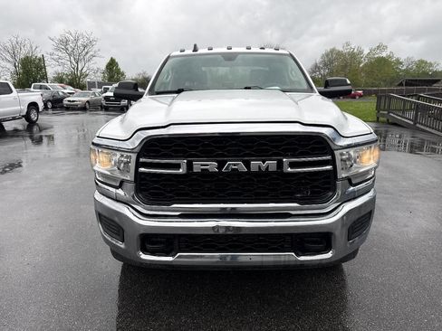 Used 2019 RAM 3500 Tradesman w/ Chrome Appearance Group RWD image 9