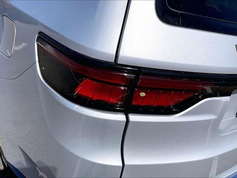 Used 2022 Jeep Wagoneer Series III w/ Flexible Seating Group image 28