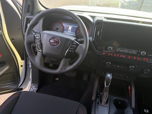 New 2026 Nissan Frontier Pro-X image 9