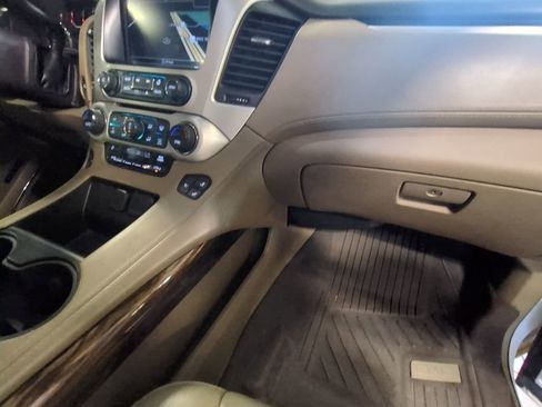 Used 2019 GMC Yukon XL SLT w/ Premium Edition image 25