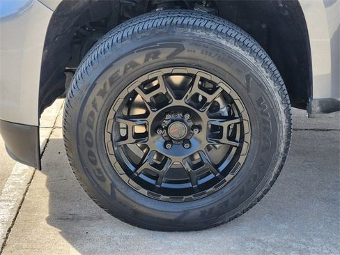 Used 2021 Chevrolet Colorado LT w/ LT Convenience Package image 10