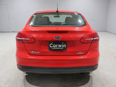 Used 2016 Ford Focus SE FWD image 3