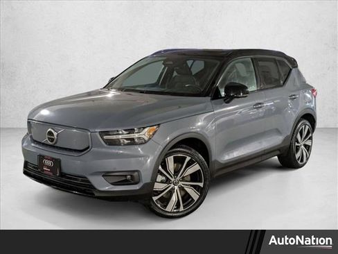 Used 2021 Volvo XC40 P8 Recharge image 1