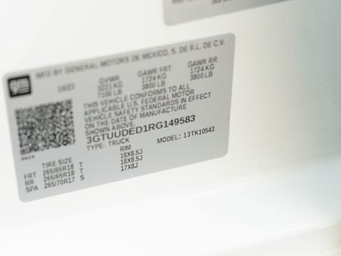 Used 2024 GMC Sierra 1500 SLT image 36