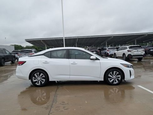 Used 2024 Nissan Sentra SV FWD image 6