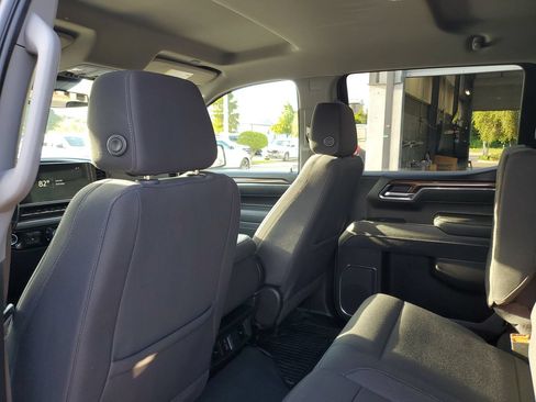 Used 2025 Chevrolet Silverado 1500 LT RWD image 10