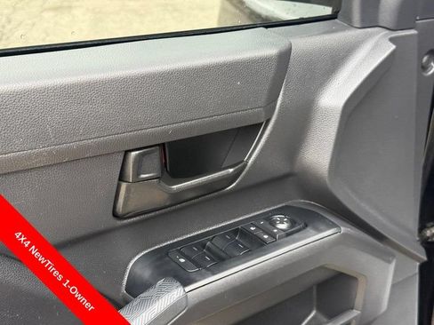 Used 2025 Toyota Tacoma SR AWD/4WD image 18