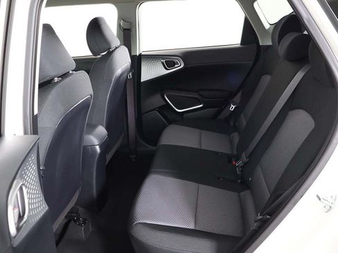 Used 2023 Kia Soul LX FWD image 30