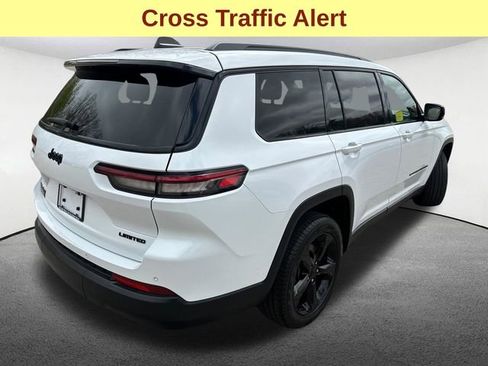 Used 2023 Jeep Grand Cherokee L Limited w/ Black Appearance Package AWD/4WD image 10
