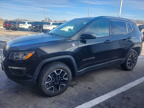 Used 2020 Jeep Compass Trailhawk image 2