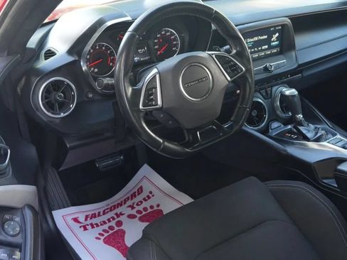 Used 2018 Chevrolet Camaro LT RWD image 7