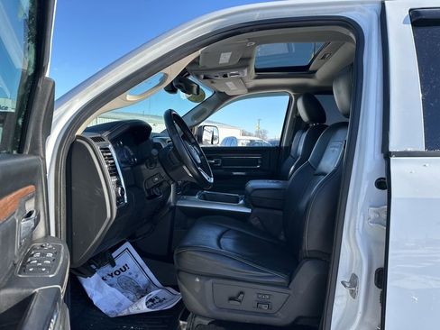 Used 2017 RAM 1500 Laramie w/ Convenience Group AWD/4WD image 21