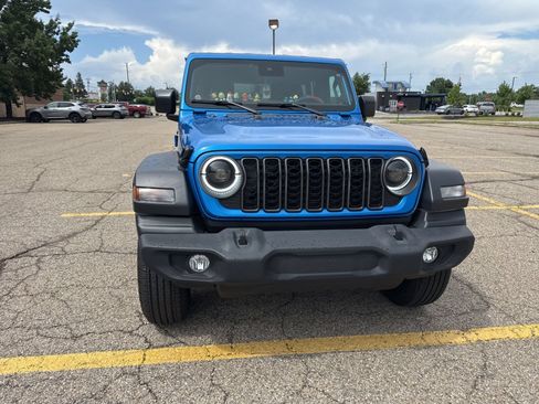 Used 2024 Jeep Wrangler Unlimited Sport AWD/4WD image 13