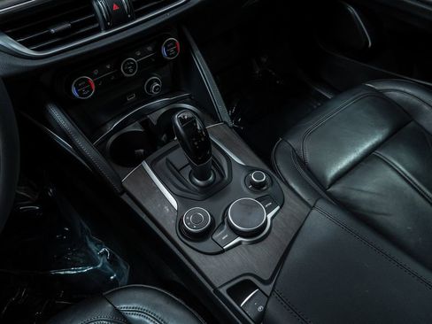 Used 2018 Alfa Romeo Stelvio Ti AWD/4WD image 19